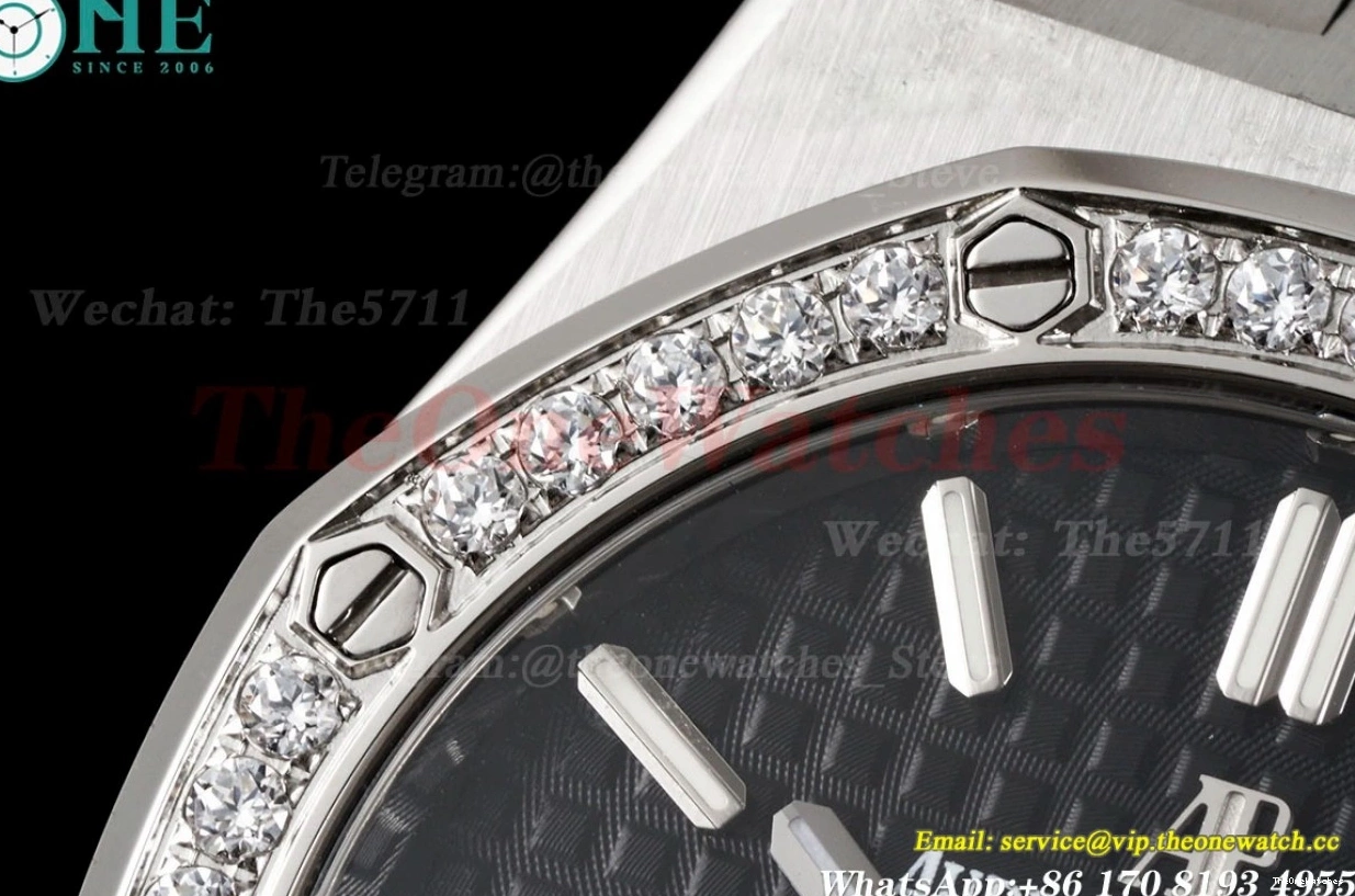 Ladies 33mm Quartz Royal Oak Black SS SS Swiss Dial 8F 0501